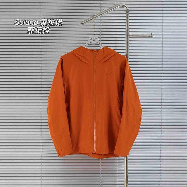 顶级版本 区别通货 款式：Arcteryx Solano Hoody Men‘S 索拉诺系列纯色户外防水硬壳全压胶冲锋衣外套夹克 颜色：图片色 尺码：S-Xxl