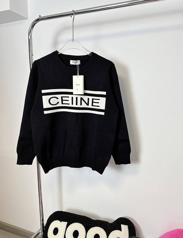款号：Hmy178# 塞琳 Celine 横幅经典字母Logo针织圆领毛衣 超高克重重工制作 面料精选羊毛混纺面料柔软舒适透气亲肤 上身效果极佳 不扎人很舒适