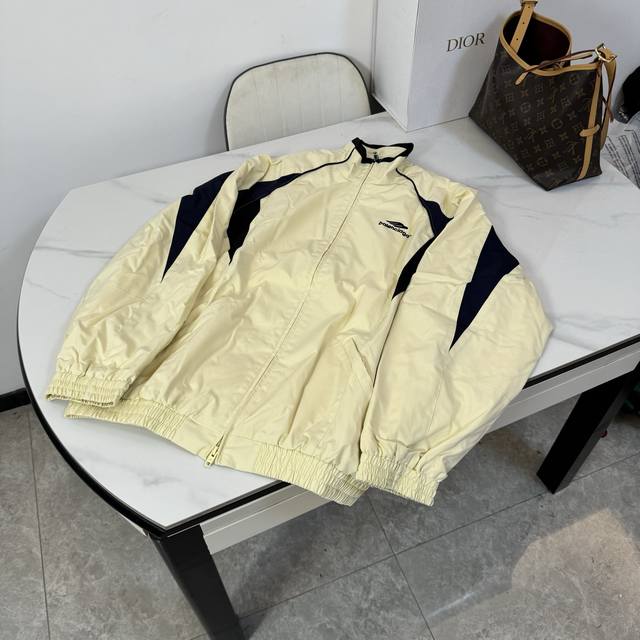 款号：K11 上新 Balenciaga丨巴黎世家 23Fw 走秀款3B拼接运动套装外套 轻奢主义 男女日常通勤穿搭必备单品 正确版本 欢迎对比 详细特征 定制