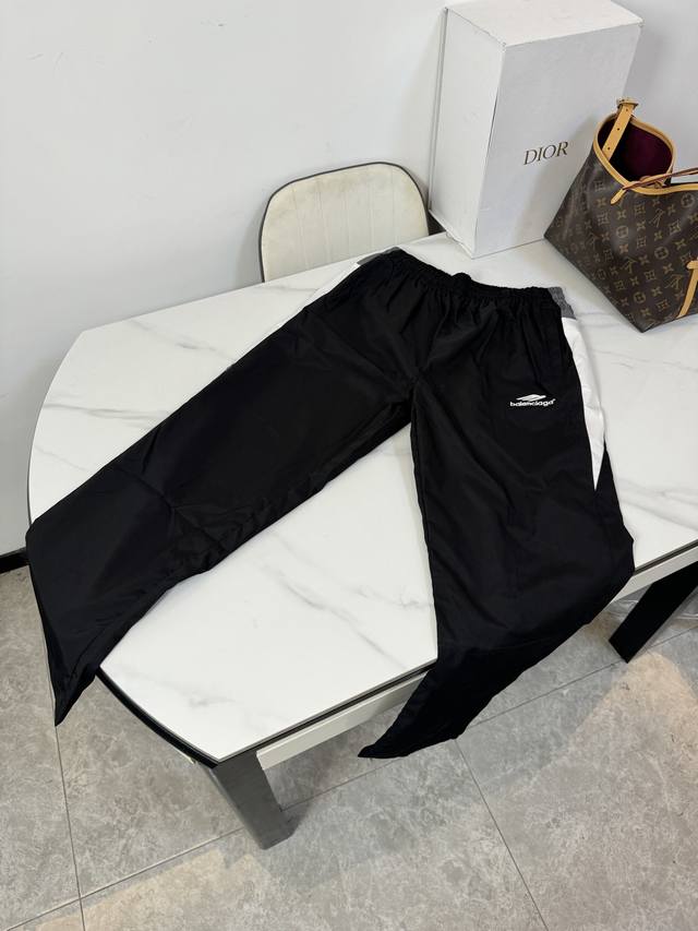 款号：K06 上新 Balenciaga丨巴黎世家 23Fw 走秀款3B拼接运动套装裤子 轻奢主义 男女日常通勤穿搭必备单品 正确版本 欢迎对比 详细特征 定制