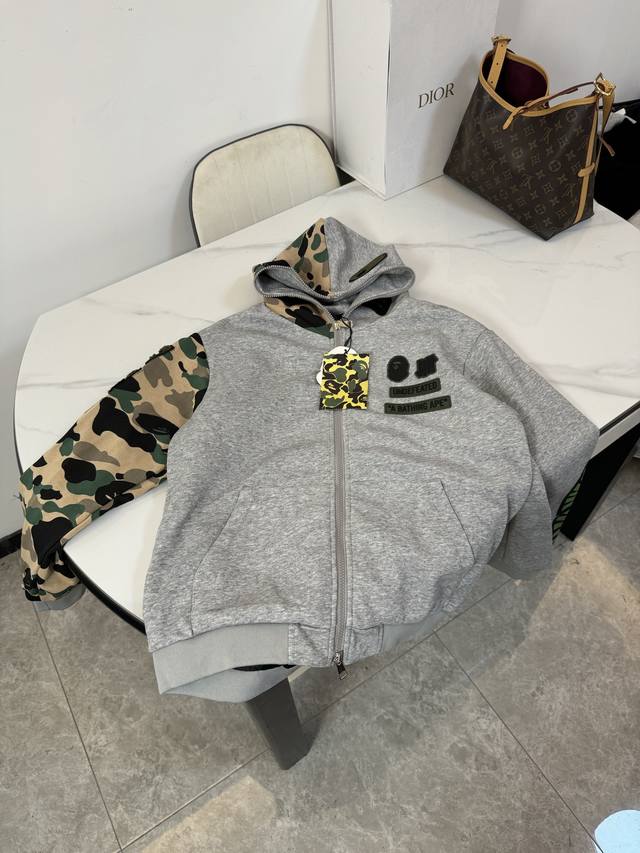 款号：F05 Bape Step Into The Night Camo 造型 #街头潮流入侵 今年春天，A Bathing Ape 猿人 头，简称Bape 推