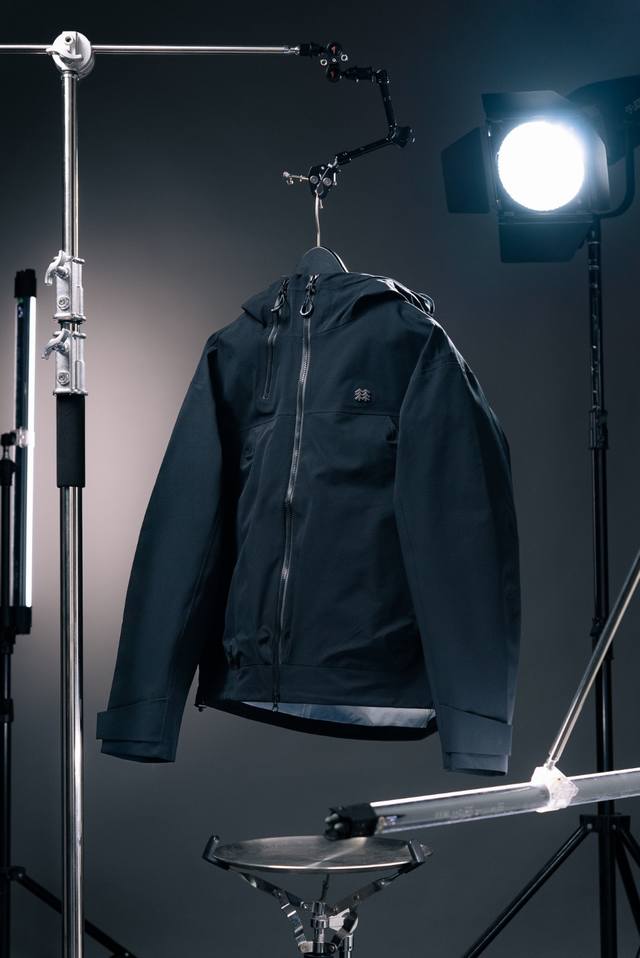 可隆Kolon 刘诗诗同款 Sport Obli-K 防水防风透湿耐磨冲锋衣 尺码：S M L Xl Xxl 颜色：苔藓绿 极地白 梅紫色 深绿色 黑色
