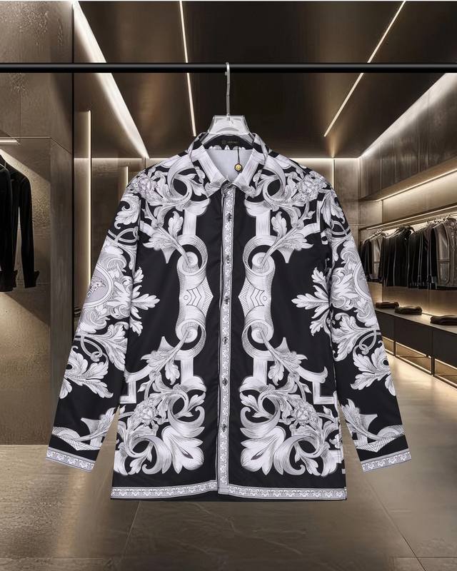 Versace 范思哲 爆款来袭 美杜莎宫廷风数码印花长袖衬衫 2025Ss官网新款长袖 衬衫 衬衣，精美印花Logo 高端版本，专柜定制面料 透气舒适度高，精