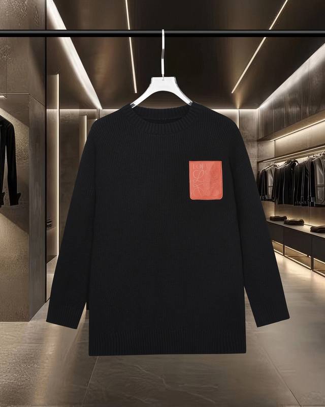 放心推现货充足 Loewe 罗意威 25Fw经典款胸前徽章Logo标识Os宽松版型落肩款粗针线套头毛衣羊毛衫 2025Fw官网新款原版面料 官方同款 精选毛衣定