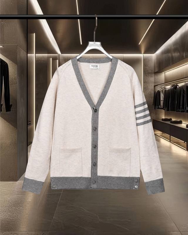 Thom Browne Tb 汤姆布朗 基础款经典拼色四条杠开衫针织外套毛衣夹克羊毛衫 2025Fw官网新款原版面料 官方同款 进口羊毛混纺面料 高端版本，专柜