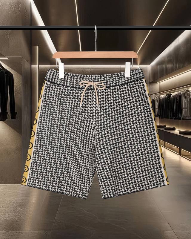 隔天出货 古驰 Gucci G家拼色侧边织带针织休闲运动短裤 2025Ss官网新款原版面料 官方同款 短裤定制 网纱毛衣针织面料 高端版本，专柜定制面料 透气舒