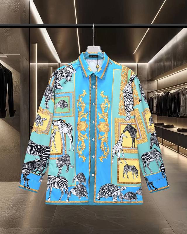 Versace 范思哲 爆款来袭 美杜莎宫廷风动物系列数码印花长袖衬衫 2025Ss官网新款长袖 衬衫 衬衣，精美印花Logo 高端版本，专柜定制面料 透气舒适
