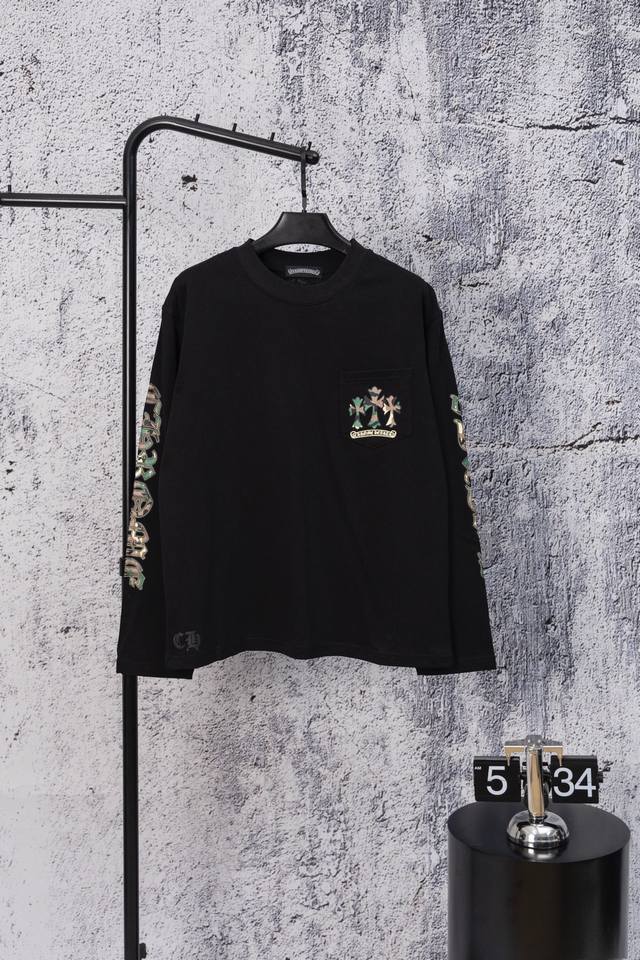 Chrome Hearts Ch 克罗心手臂迷彩字母大标口袋长袖T恤 采用300克纯棉面料 螺纹加密同缸同色 颜色一致 放心入手 做工细节做到极致，区别市场普通
