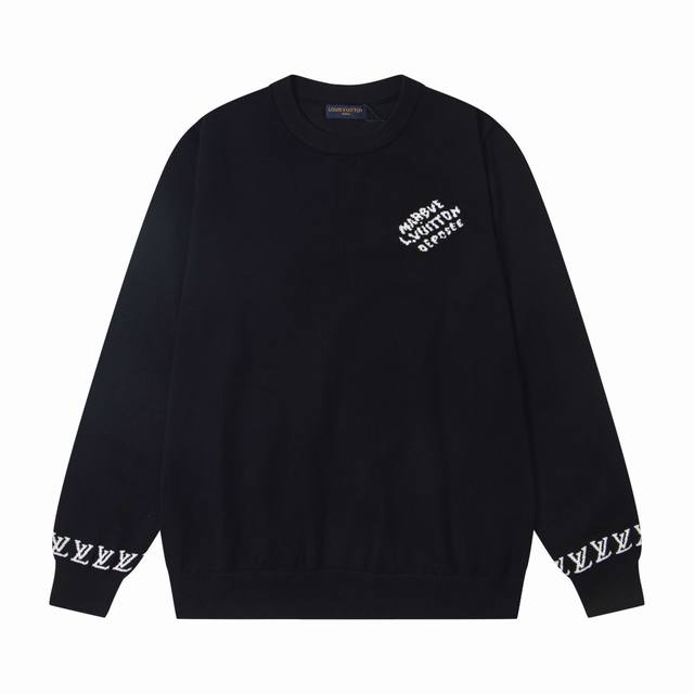 上新 款号:B160 Louis Vuitton路易威登新款胸前标志性字母Logo毛衣情侣款休闲上衣 1克重足够厚实拿在手上都是沉甸甸的质感，做工细节完美把控，