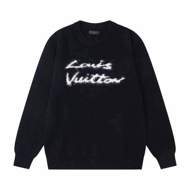 上新 款号:B159 Louis Vuitton路易威登新款胸前标志性字母Logo毛衣情侣款休闲上衣 1克重足够厚实拿在手上都是沉甸甸的质感，做工细节完美把控，
