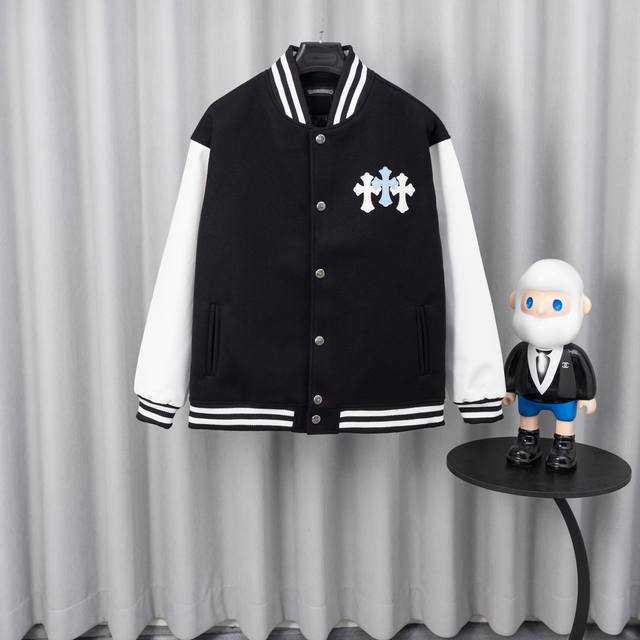 克罗心 棒球服 25Ss走秀款厚度适中 高密度重工刺绣 堪称王炸单品 真的谁上身谁好看 ！ 罗纹采用全棉纱线定染定织而成，粗纱横机编织而成，不起球，棉质亲肤，立