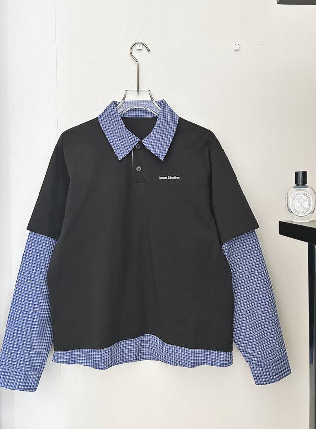 acne Studios Ac假两件翻领格子拼接长袖T 超爆的长袖T恤 头部客户已经开始补单 大佬们抓紧上新哦 好卖不等人！！！ 版型不挑人，不压个子 经典的格