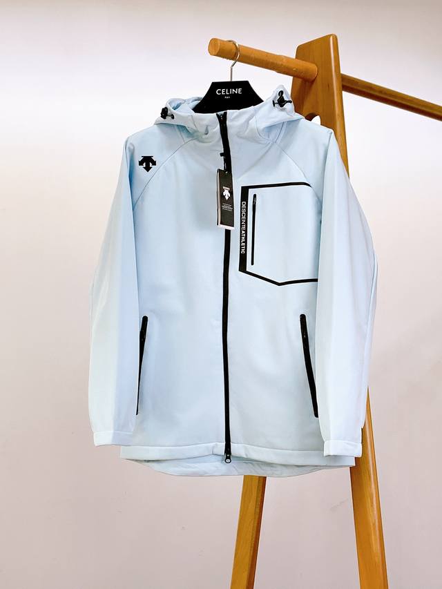 Descente 迪桑特 软壳冲锋衣 专业运动与都市风格的 细节共生术