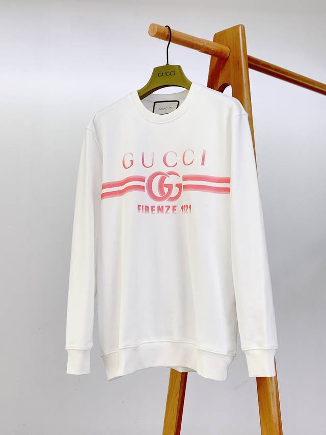 Gucci 古驰 2025Fw秋冬新品 休闲套头卫衣，胸前标识印花，辨识度极高，完美的符合 最新系列风格的时尚理念，体验最新风情！！甄选优质拉伸性面料，上身的舒