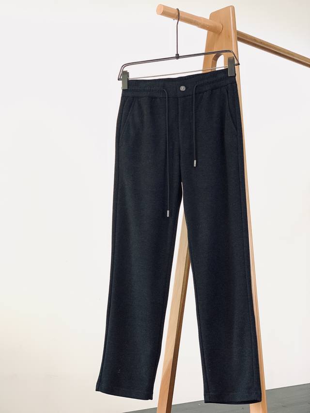 Ermenegildo Zegna 杰尼亚 2025Fw秋冬新品 时尚抽绳休闲裤一上身就是好看 .新款针织弹力羊毛呢混纺面料，织造极具手感的面料。上身保暖有型，