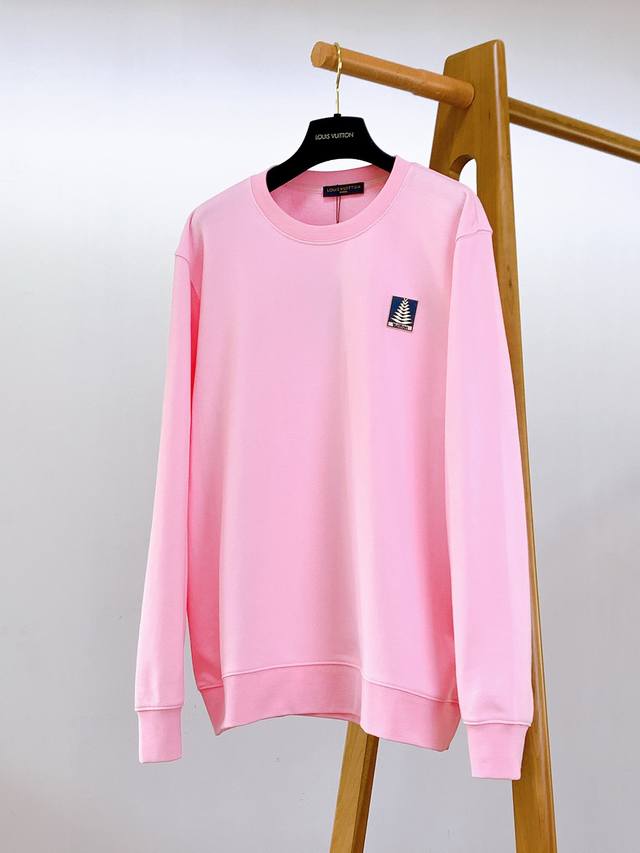 Louisvuitton 路易威登 2025Fw早秋新品 休闲套头卫衣｜当经典Monogram邂逅潮酷街头风 后背的Monogram老花以渐变工艺呈现，从稀疏到