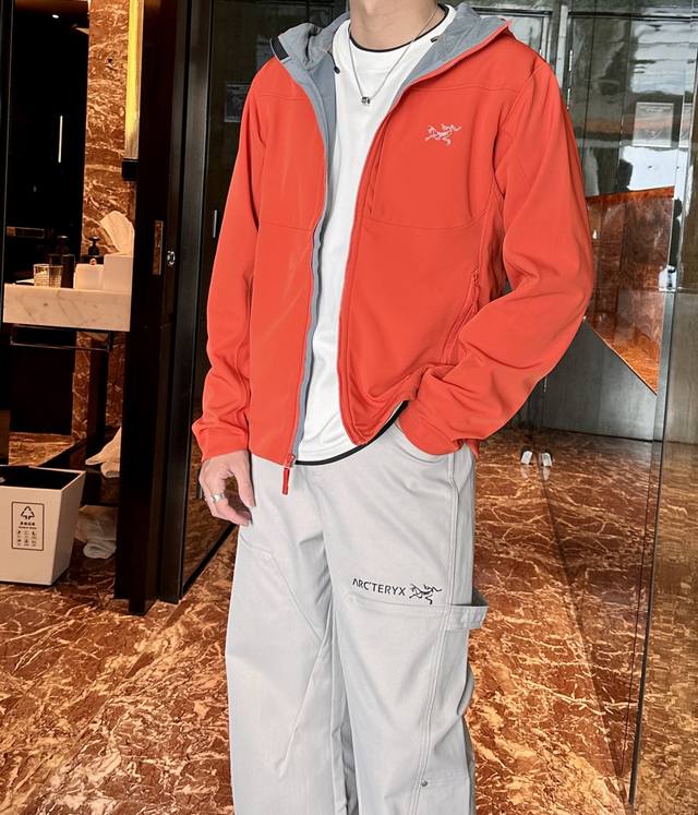 鸟家 Kadin 防风 男子 软壳夹克 软壳里最舒服的一款夹克 ！更适合日常 出门上班 日常锻炼 周边旅行的一款 有点商务休闲感的外套 重点是适合四季 这也是为