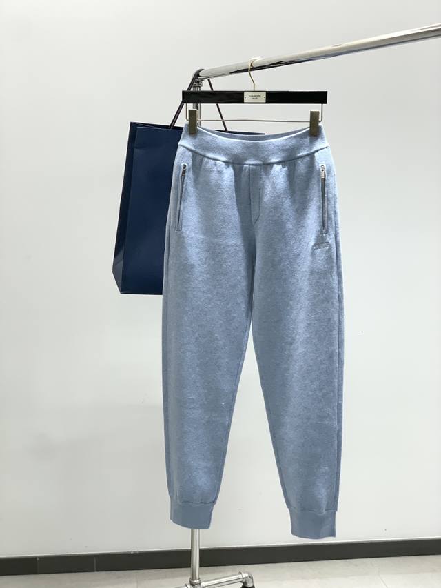 衣服 ，裤子 ，Dior 迪奥， 2025秋季新品，专柜同步有售，简约时尚休闲套装，原版进口面料，舒适透气，顶级刺绣工艺字母图案Logo，原版五金辅料装饰，档次