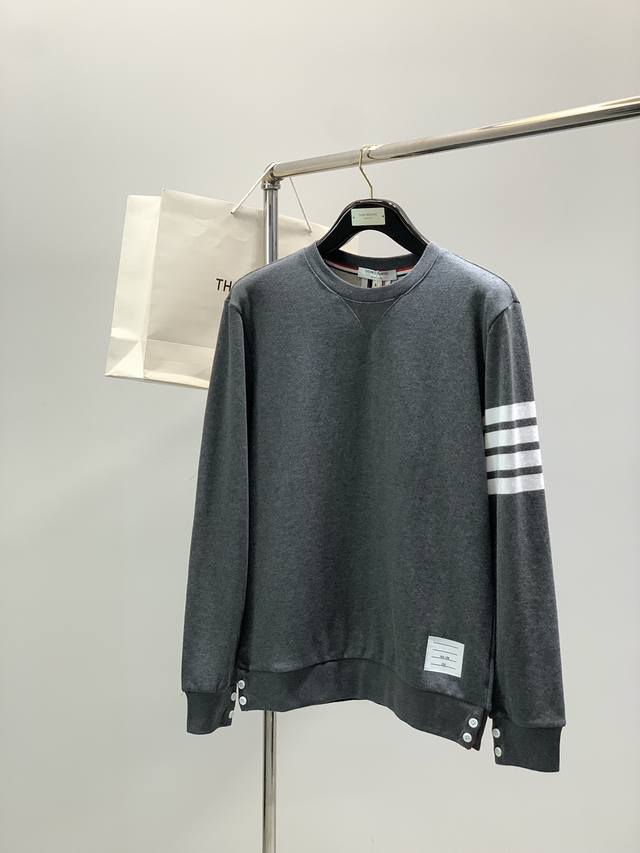 衣服 ，裤子 ，Thom Browne 汤姆 布朗 ，2025秋季最新品，时尚休闲套装，专柜同步有售，原单狠货，采用进口原版面料，舒适度极佳，顶级印花工艺字母图