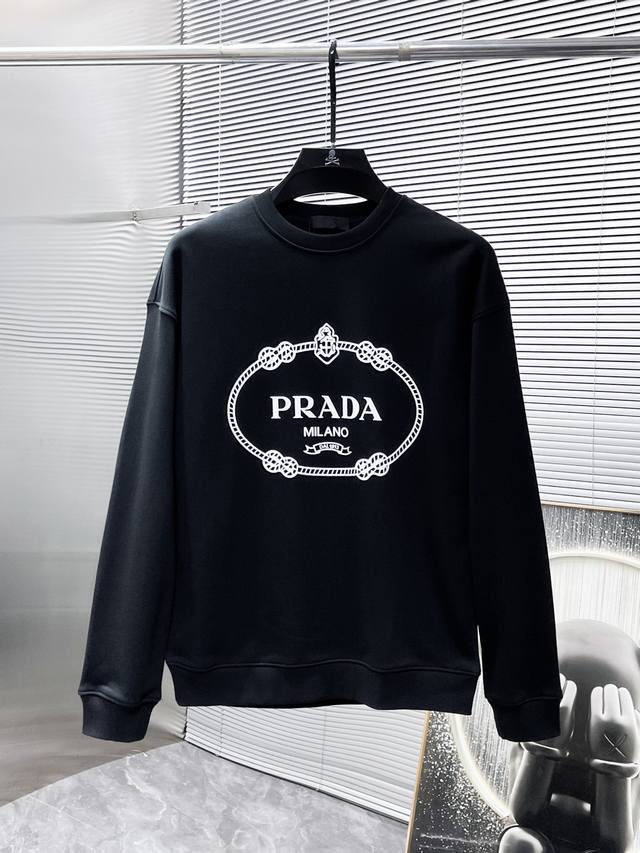 普拉达 prada 2025Ss新款 长袖 圆领 卫衣，高端版本！专柜定制面料 透气舒适度高，细节无可挑剔，品牌元素设计理念，体现高品质。手感细腻柔软！呈现休闲