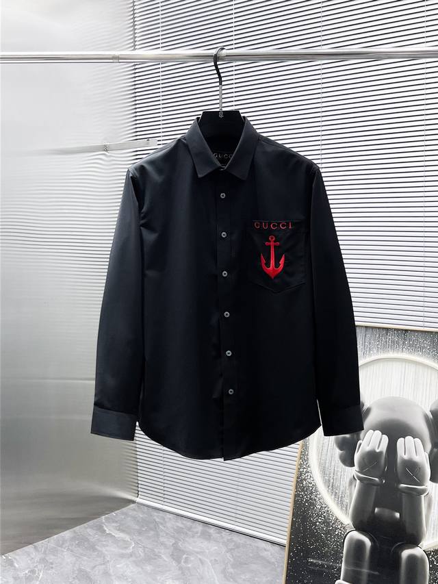 古奇 Gucci 2025Ss新款男士长袖 衬衫 衬衣，高端版本！专柜定制面料 透气舒适度高，细节无可挑剔，品牌元素设计理念，体现高品质。手感细腻柔软！呈现休闲
