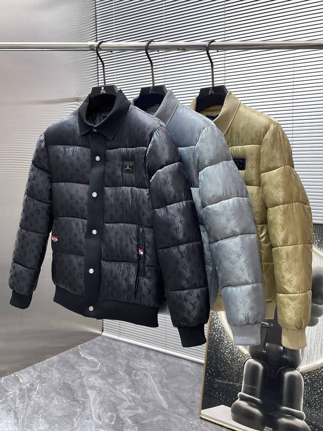 路易威登 Lv 2025冬季新款 翻领 棉服 外套，高端版本！专柜定制面料 透气舒适度高，细节无可挑剔，品牌元素设计理念，体现高品质。手感细腻柔软！呈现休闲裁剪