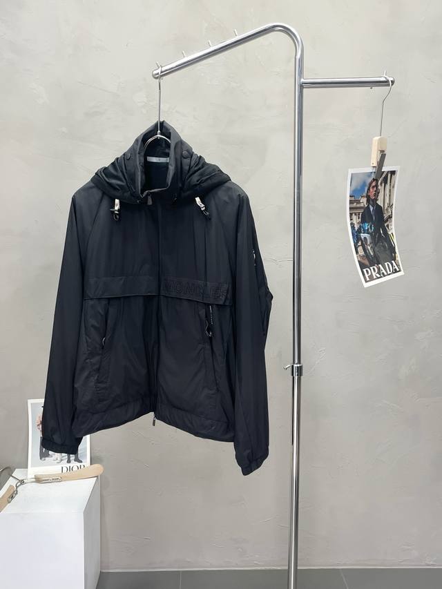 Moncler蒙口独家专供新款原单男士休闲夹克 高端定制 高版本 时尚百搭爆款原版进口面料 手感超柔软细腻 穿着亲肤舒适 高端精品 代工厂p精细做工 上身非常赞
