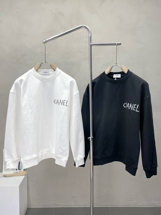 Chanel香奈儿独家专供秋冬新款原单男士休闲套头卫衣 高端定制 高版本 时尚百搭爆款原版进口面料 领口衣摆 Logo图案设计 手感超柔软细腻 穿着亲肤舒适 高
