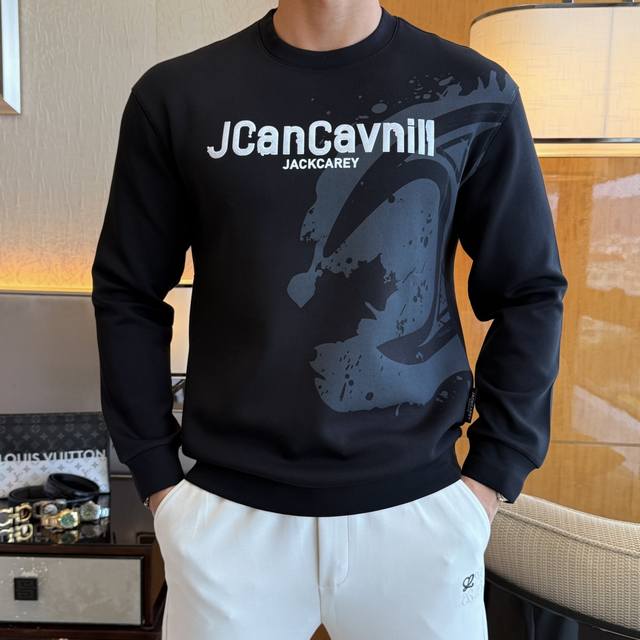 卡瓦利 2025Ss秋季大爆新款，最高版本时尚套头卫衣、每年必出的经典之作。受各大明星的青睐推崇，精选高端欧棉混纺面料，重工艺制作，原版五金辅料Logo设计，柔