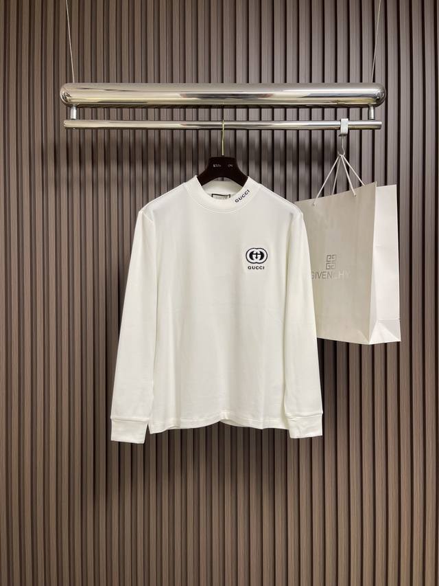 Gucci 2025Ss秋季新品圆领长袖T恤！撞色领搭配重工、刺绣！特纺紧密棉面料，下摆散口设计，克重380G，均匀有光泽度。立体造型稳定，不易变形；上身力挺有