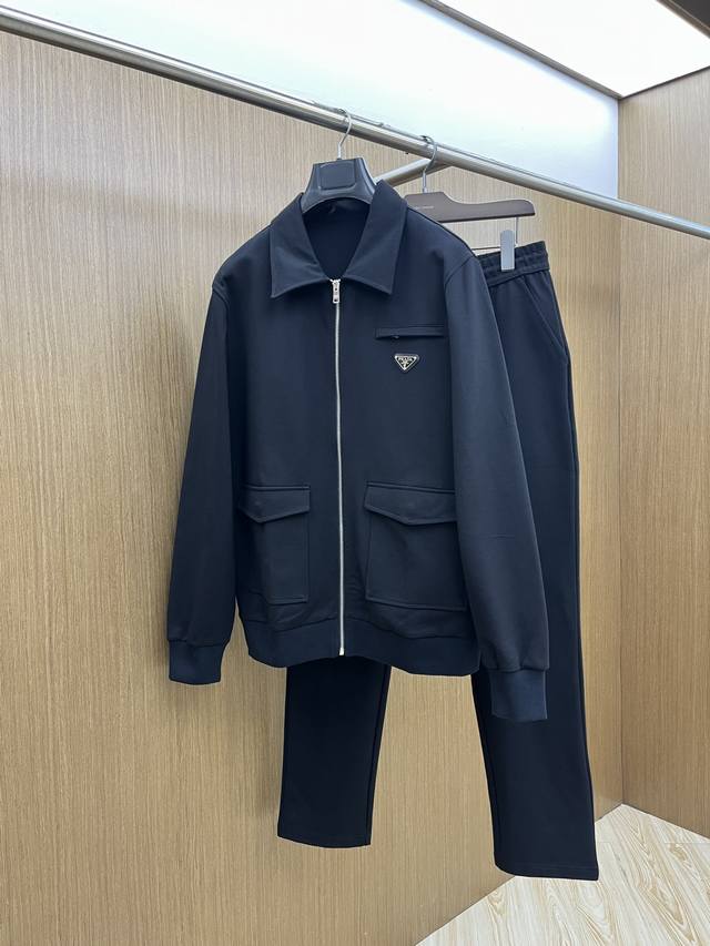 秋冬套装 上衣 裤子 pd 2540秋冬最新品套装系列-专柜同步有售，原单狠货休闲时尚套装，上身很有特点！吸睛而有亮点，进口高密度聚酯纤维面料，密度高，手感舒适