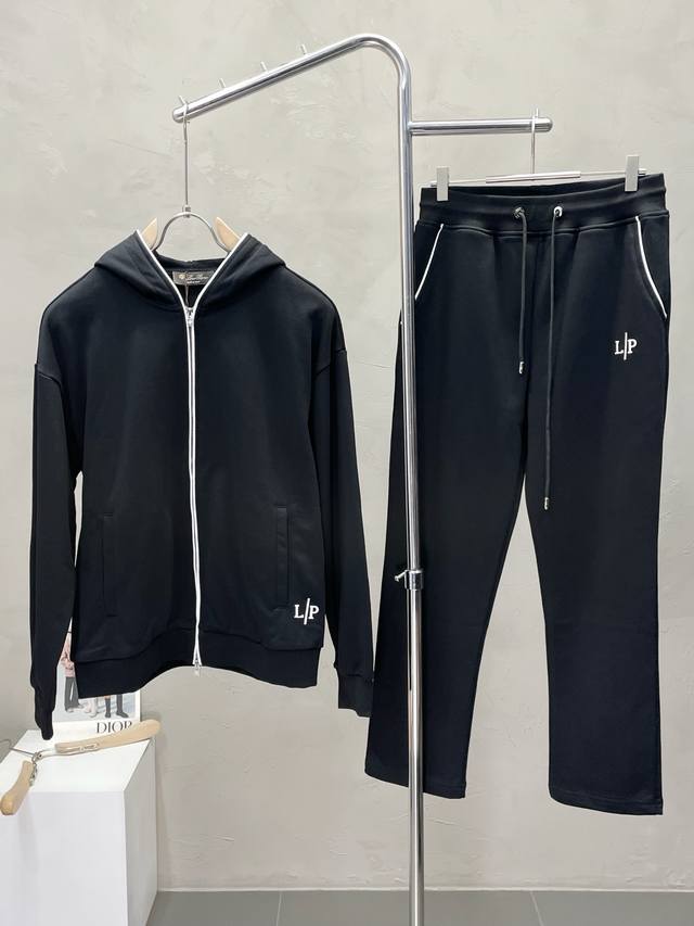 套。Lp-Loro piana诺悠翩雅独家专供新款专柜同款套装，透气舒适休闲！高级感满满！细节精致高档，做工无可挑剔！原版高端面料很显高级！面料挺括抗皱耐磨，保
