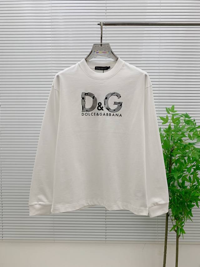 杜嘉班纳 Dg高端定制 2025秋冬新款首发专柜最新款长袖打底单穿400克纯棉重工凹凸图案设计 领子袖子螺纹设计 高端订制 设计前卫时尚！品牌Logo重工艺设计