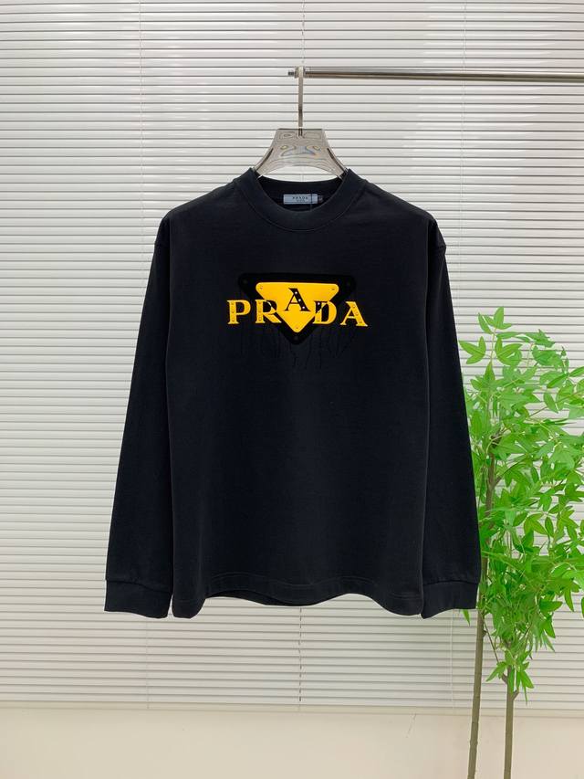 普拉达 prada 高端定制 2025秋冬新款首发专柜最新款长袖打底单穿400克纯棉重工凹凸图案设计 领子袖子螺纹设计 高端订制 设计前卫时尚！品牌Logo重工