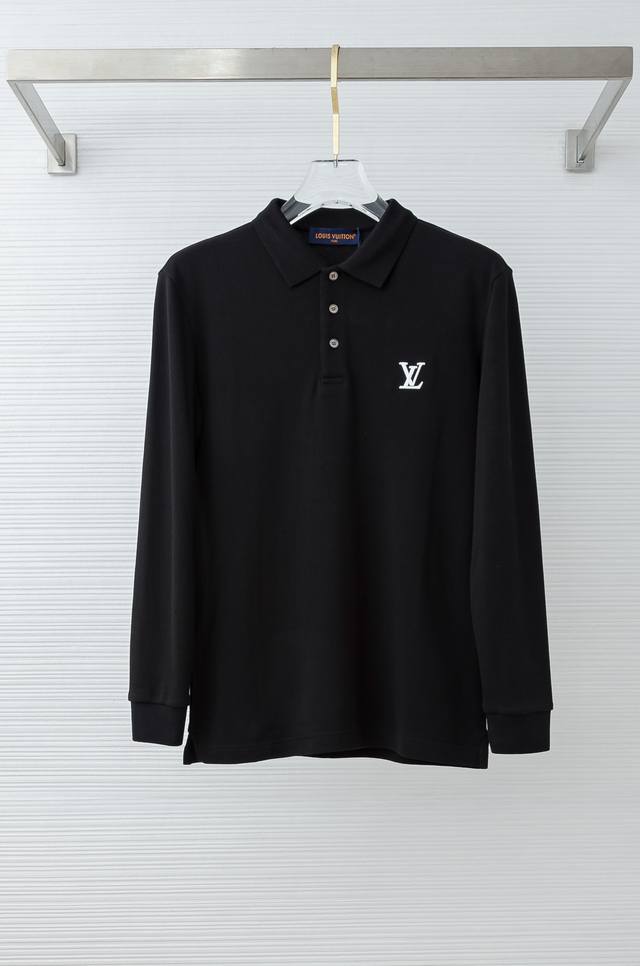 Lv 2025Fw新品 轻奢男士翻领长袖T恤衫#精选客供进口100%棉采用高密度工艺打造而成，手感细腻柔软，亲肤舒适，透气吸汗，排湿性也是绝佳，清洗过后会更加柔