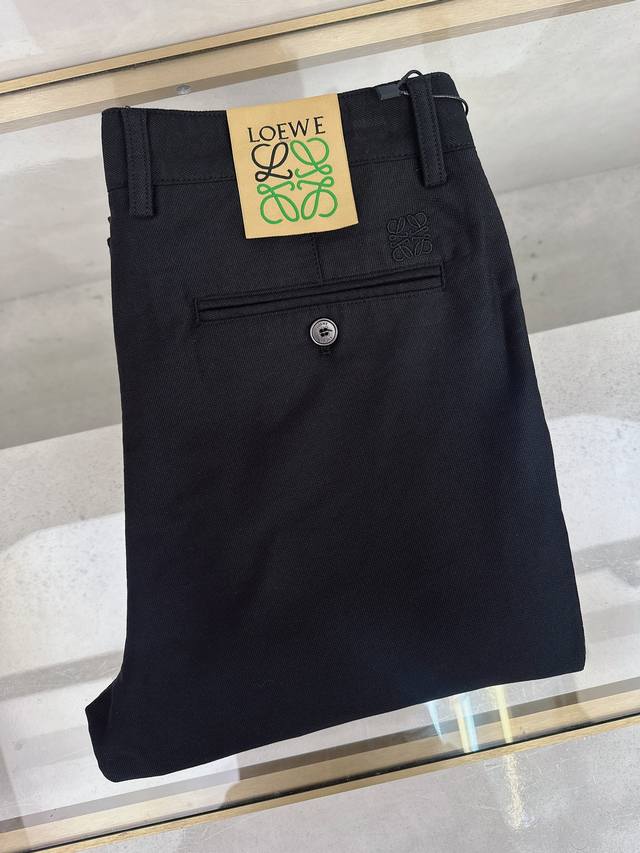 罗意威 25秋冬 男士精品休闲裤.意大利进口面料，最新款上身版型无敌正绝对可以闭眼收的一款此款裤子非常百搭，日常上班户外运动都可以穿着，是时尚休闲与户外运动的完