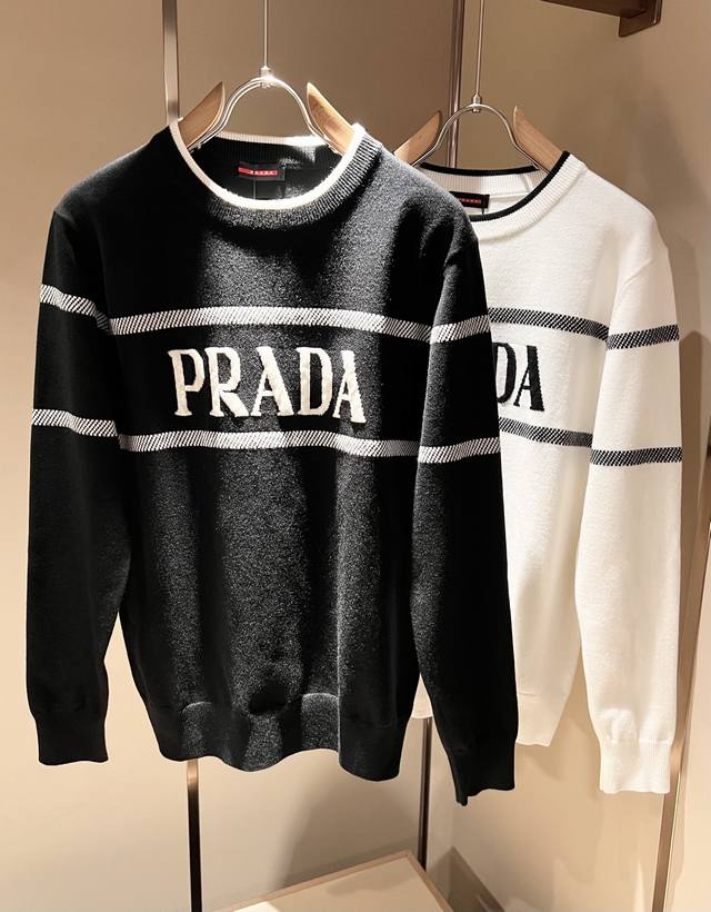 prad*A普*达2025秋冬新款男士针织羊毛衫，最新款全网独家首上！！~既经典有时尚百搭，谁不爱啊，将经典再次展现，非常的耐看，自带低奢光环与辨识度！pr*D