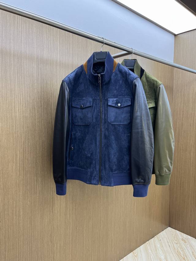 秋冬 Zz Fw男士绵羊皮拼接翻领真皮。洋行贸易货，海外直供限量款，25年秋冬高级秀场款，重磅级臻品，殿堂级品鉴尤物。连帽常规的版型，简约设计剪裁干净利落的同时