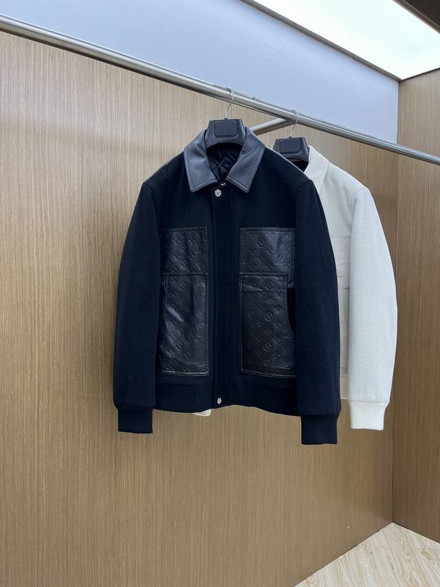 秋冬 Lv 2540驴家翻领款自带复古时尚情怀的一款吸睛时尚单品时尚拼皮休闲夹克，休闲中流露出轻奢感的生活态度，一看就是很有主见的时髦品味大咖。 原版开模 夹棉