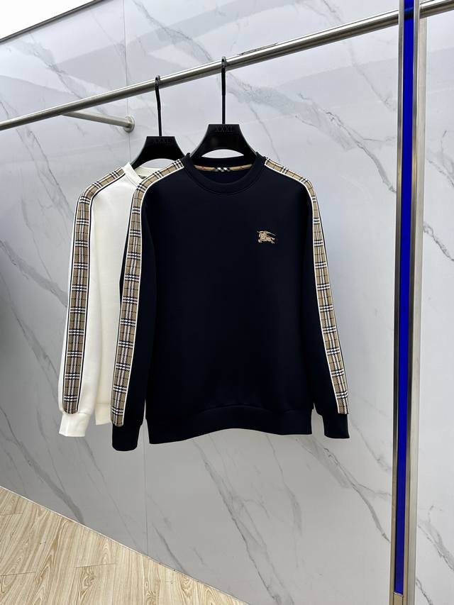 Burberry巴宝莉 25Ss秋季新品圆领拉绒空层卫衣 标志字母刺绣 细节上凸显质感整体设计，上身时尚而赋予现代气息感合体的剪裁，领口微微贴合颈部，让整体上身