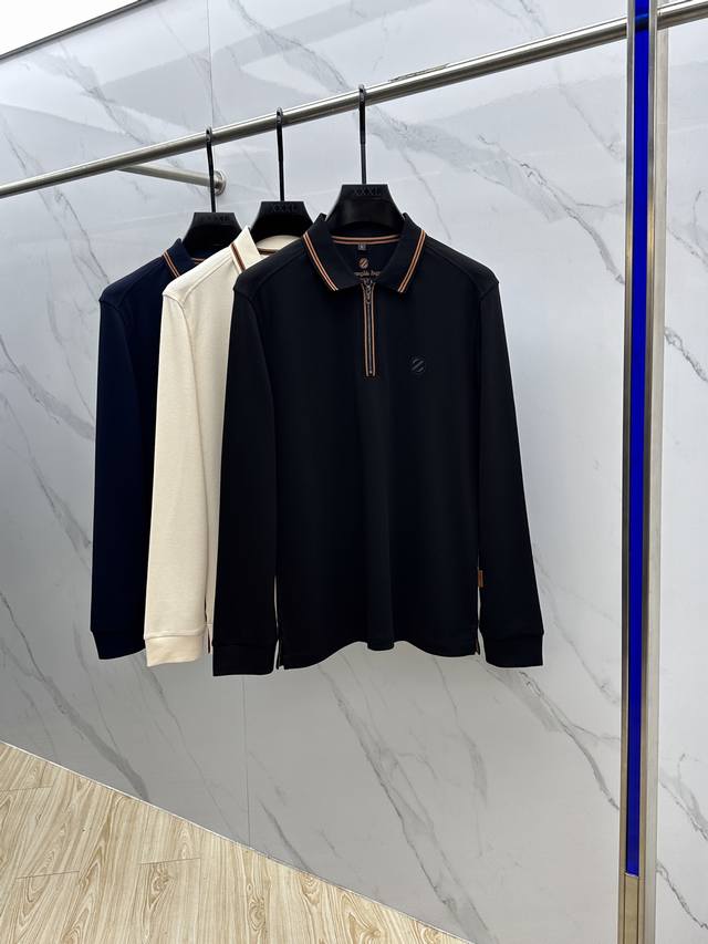 Zegna*杰尼亚 2025秋冬新款男士标识短袖polo衫，延续经典商务休闲翻领polo恤.该款polo衫采用丝光双面棉质珠地面料制成，隽永设计可跨越时尚潮流。