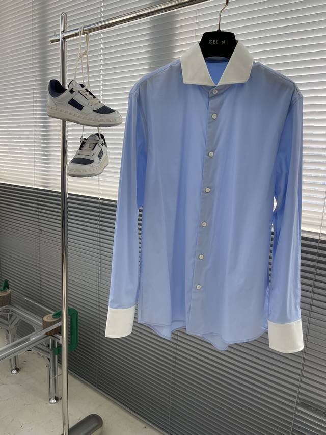 秋冬 -prad 撞色领子细节府绸微弹力衬衫。明扣款，这款面料带弹力，穿着舒适！ 尺码:S-Xxl S码衣长75 胸围99 肩宽44 袖长62.5 M码衣长77