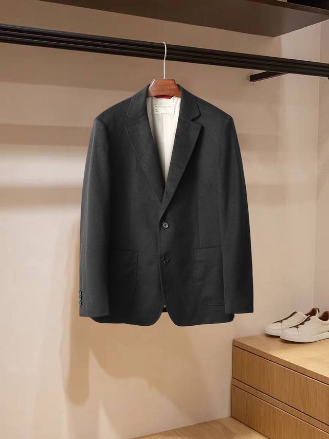 国内一线代工出品 Brunelo Cucinelli男士高端定制羊毛呢商务西服 颜色：黑色 码数：M-3 Xl 48-56 型号：108032 Fzl