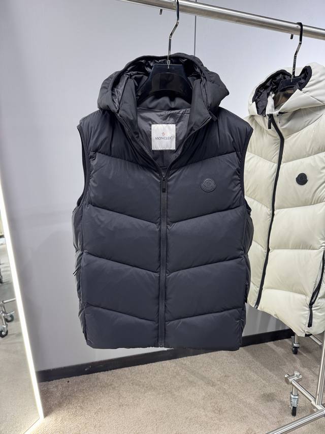 25秋冬上新蒙口羽绒马甲 帽子可拆卸 进口面料 定制五金 简约时尚 适配商务、休闲等多种场合 专柜同步 码数48-56Jb16