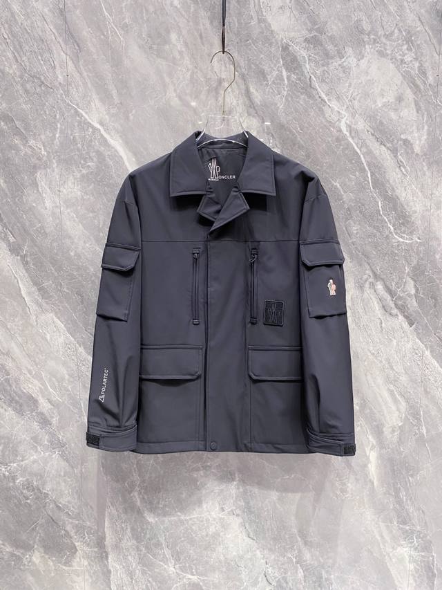 Moncler 蒙口 2025Ss秋季新款 官网同款男士夹克外套，原单三标齐全高端版本 定制面料 透气舒适度高，细节无可挑剔，品牌元素设计理念，体现高品质。手感
