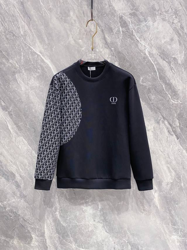 迪奥 Dior 新品 2025秋冬男士字母标识套头太空棉卫衣 经典Os版型,简约而不失格调.日常运动休闲商务毫无压力... 客供太空针织棉,经由微型针织立体工艺