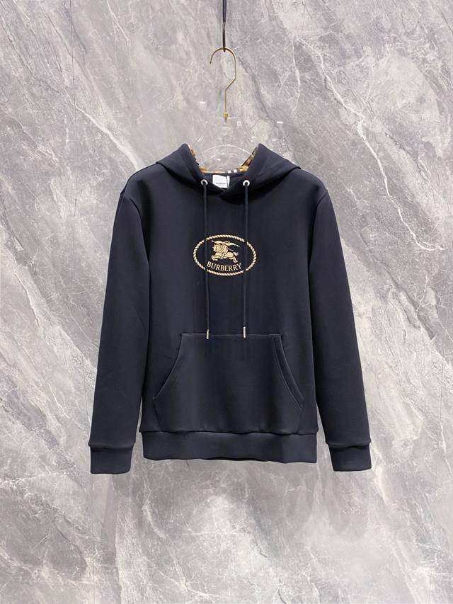 巴宝莉Burberry 2025Fw连帽太空棉卫衣 质感柔软亲肤细腻，版型立体不易起皱，上身舒适，在运动时起到透气吸湿的强悍性能，贴身穿着都非常舒适，毫无不适感
