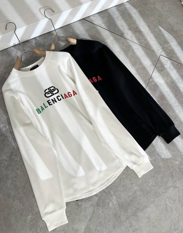 Balenci*Ga巴黎*家 2025秋冬新款男女同款长袖打底衫！走秀图案印花时尚休闲短袖T恤衫！设计Logo压胶设计！极具设计精选客供260G纯棉面料，手感柔