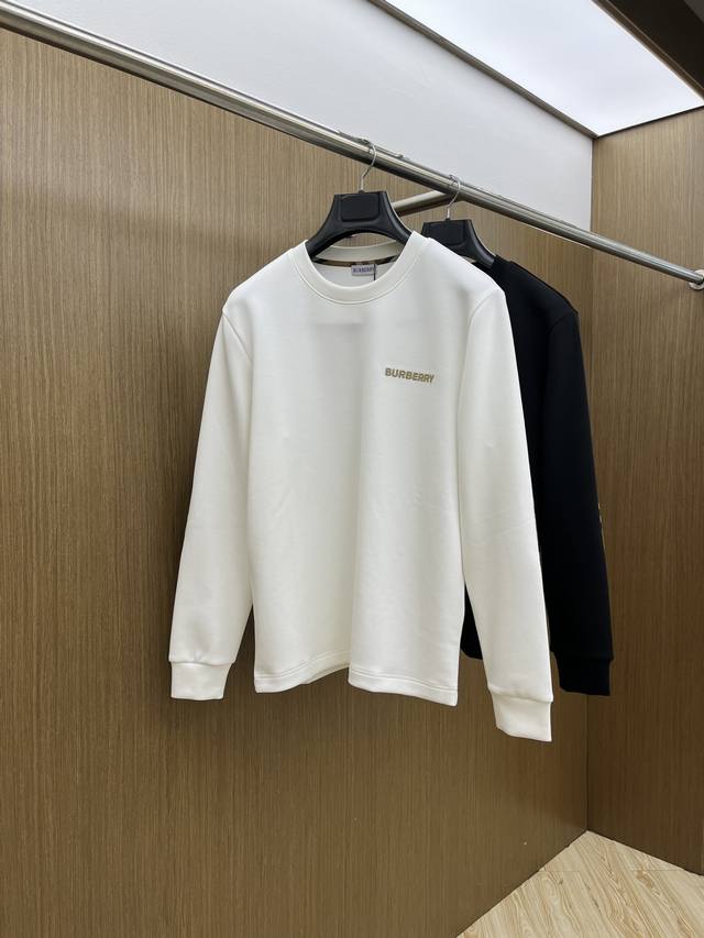 秋冬 Bbr 2540秋冬专柜新款 时尚休闲打底衫长袖T恤，精选进口高密度双面拉架棉面料，精致原版Logo打造，舒适性与透气性兼优，柔软抗皱弹性和垂性极佳，无论