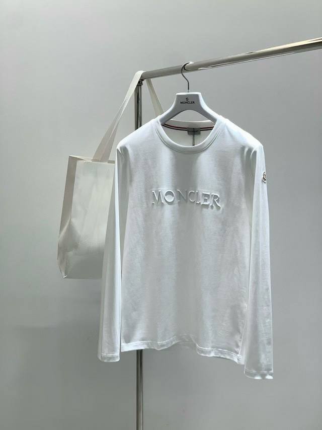 新品长袖 Mon*扣 2025Fw秋冬新款，男士胸前立体字母徽标刺绣标识时尚百搭长袖T恤打底衫！贸易公司渠道稀出，甄选客供进口100%平纹棉材质制成，面料织纹平